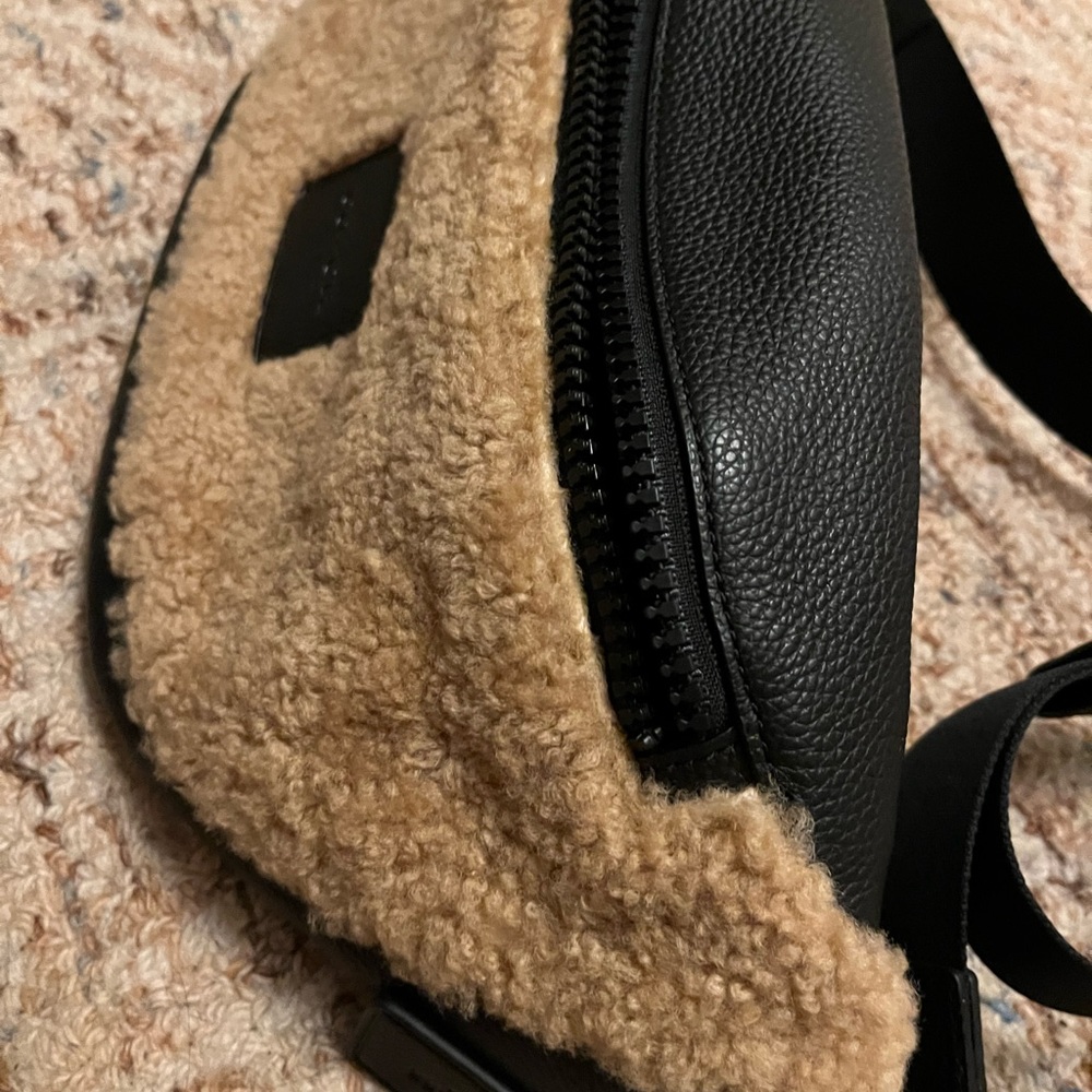 NWT! Coach Shearling Belt bag 2 set now firm!!! - Picture 3 of 11